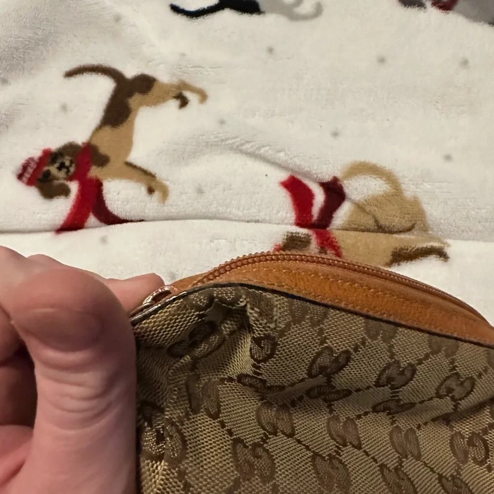 Gucci Vintage Tan Pouch - Picture 4 of 7
